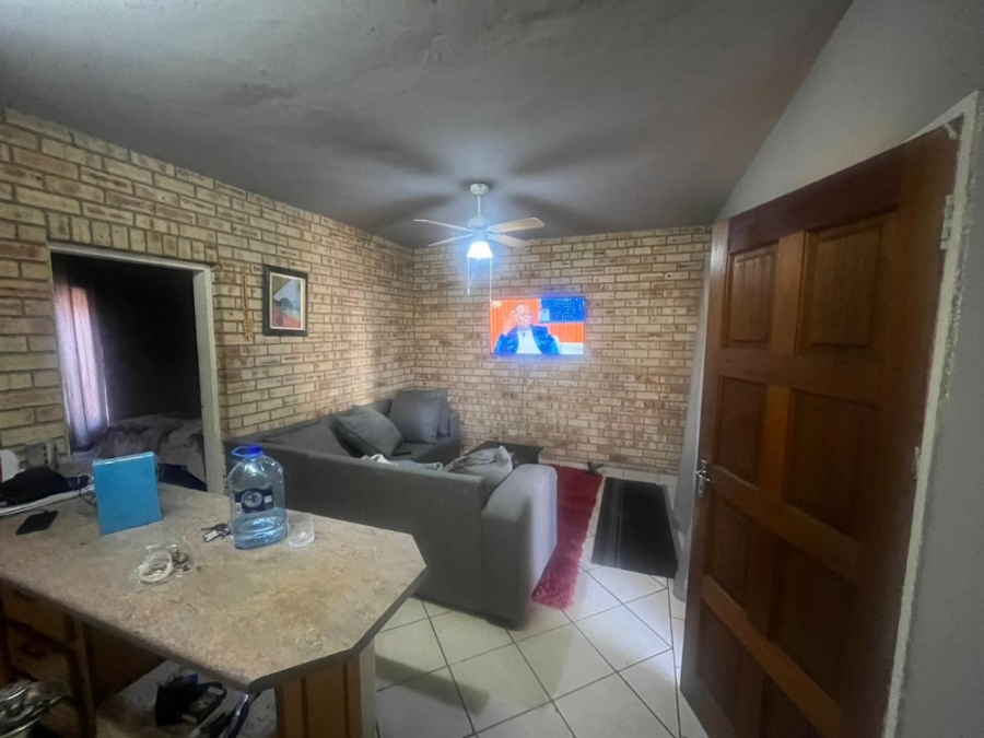 1 Bedroom Property for Sale in Rustenburg Central North West
